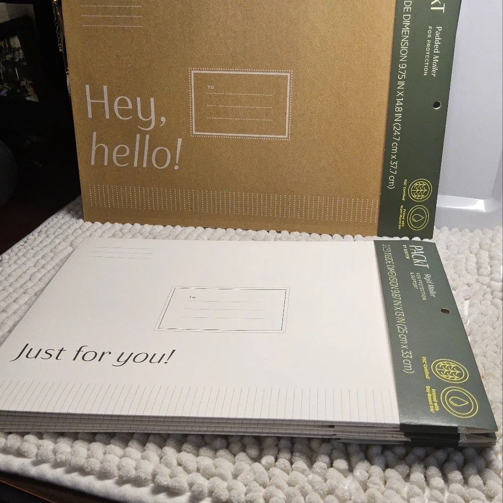 NWOT Pack T By Scotch White Expanding Mailer Envelopes and padded mailer